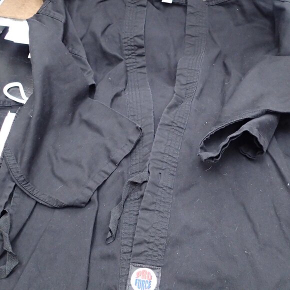 Kids Tae Kwon Do Uniform - Picture 6 of 7